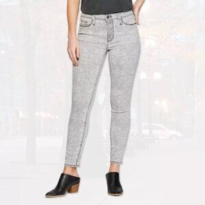 Universal Thread Jeans 8 High Rise Skinny Light Gray Snakeskin